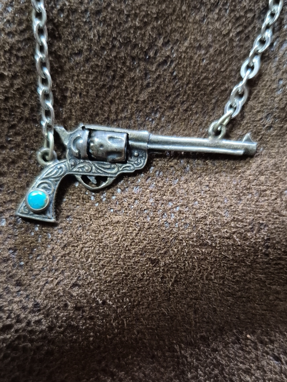 Vintage,Colt 45, Silver-tone Western Revolver Tie Bar with Turquoise 940 Silver. - Picture 2 of 5
